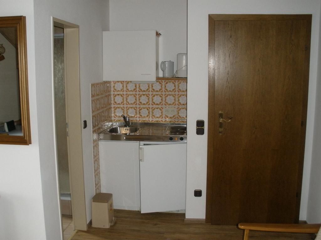 Alpengasthof Zur Loisach Hotel Grossweil Room photo