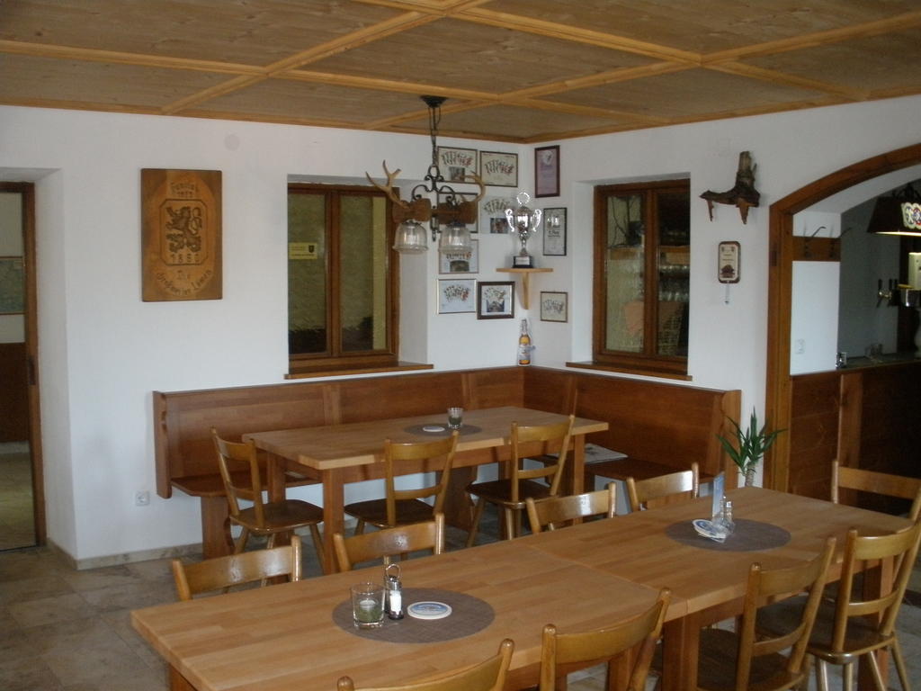 Alpengasthof Zur Loisach Hotel Grossweil Exterior photo